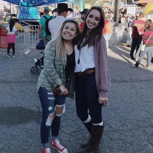 Meet your Posher, Dina